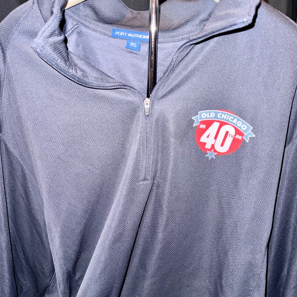 40 year Old Chicago Port Authority 1/4 zip Pullover Charcoal